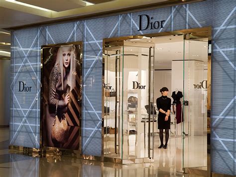 is Dior under lvmh